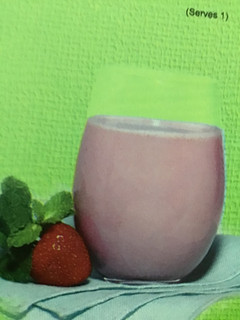 A picture of Strawberry Yoghurt shake.