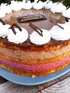 Meggyes csokis kókusztorta recept fotója