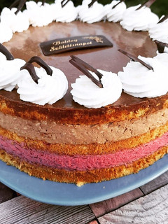 Meggyes csokis kókusztorta recept fotója