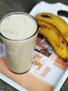 बनाना शेक (Banana shake recipe in hindi) रेसिपी मुख्य फोटो