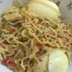 A picture of Noodles and egg.