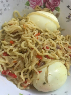 A picture of Noodles and egg.