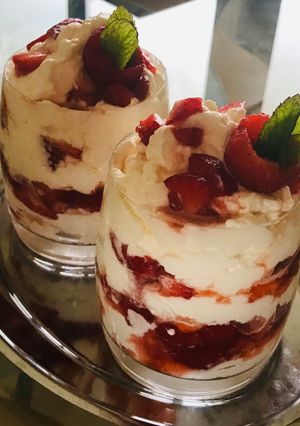 Φωτογραφία της συνταγής 🍓 Φράουλες με σαντιγί στο λεπτό