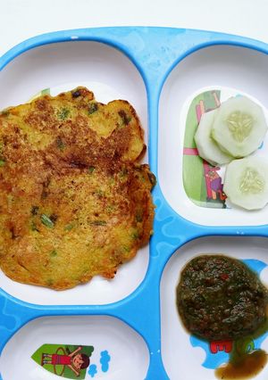 A picture of Gram Flour/Rice flour and Spring Onion Cheela.
