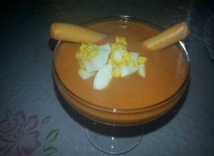 Una foto de Salmorejo de kumatos cherris