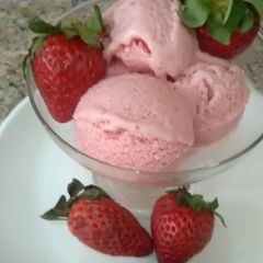 A picture of Homemade strawberry ice cream.