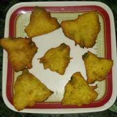 Stuffed palak pakoda A picture of Stuffed palak pakoda.