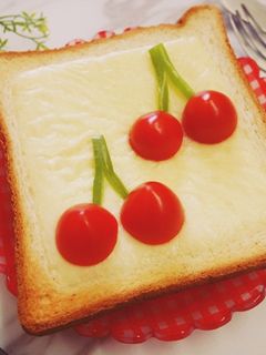 萌萌的「櫻桃起士吐司」可愛到捨不得吃♡ 的食譜成品照片
