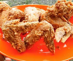 Mudahnya Menyajikan Ayam Goreng Crispy Simple Mantul Banget