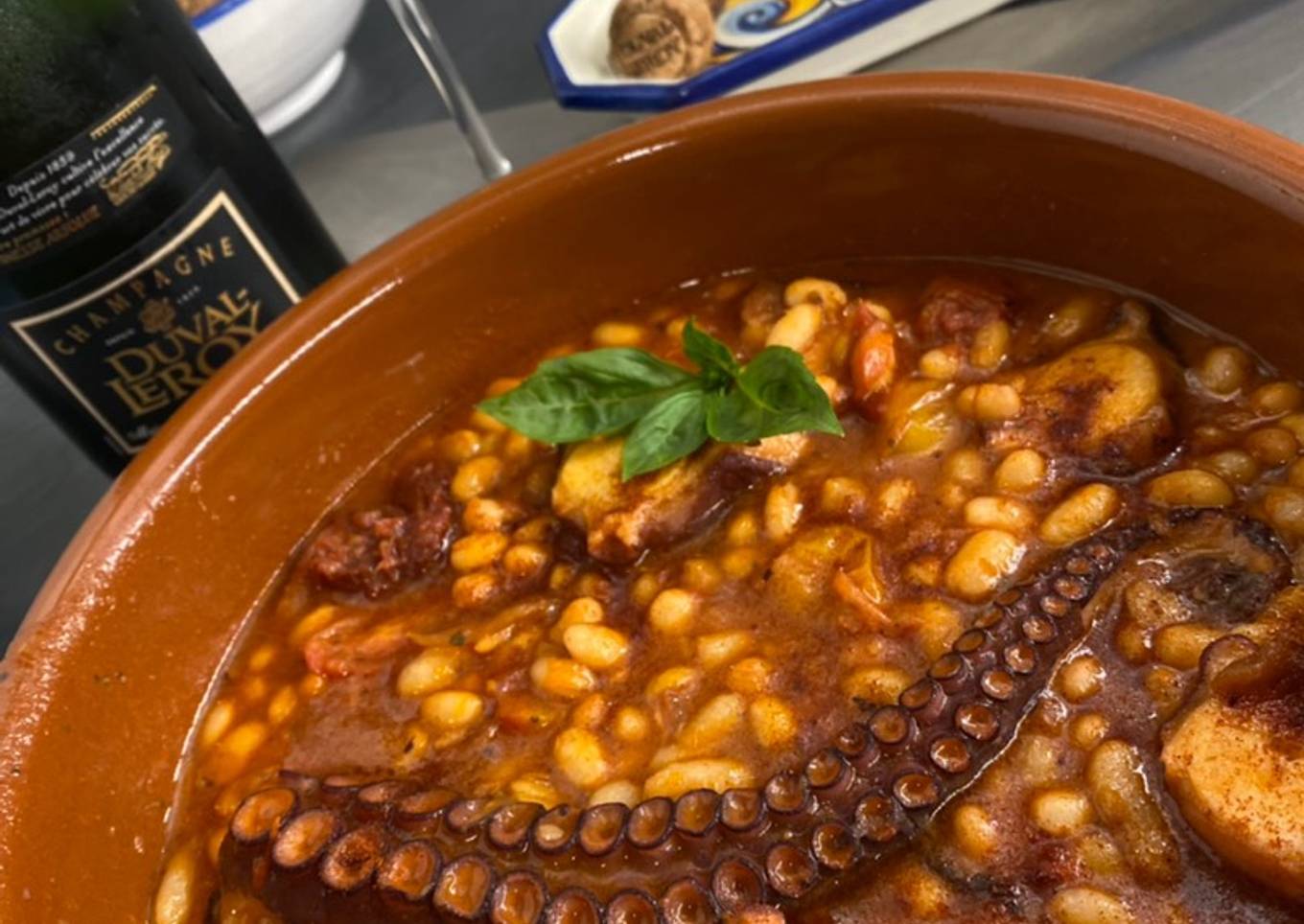 Judías blancas con pulpo