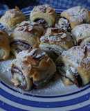 Girelle alla nutella con scaglie di mandorle