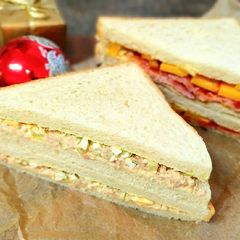 A picture of Takeaway sandwiches.