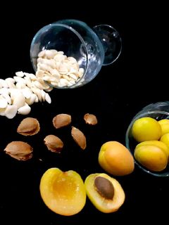 عکسی از دستور دانو (گرفتن تلخی هسته زردآلو)