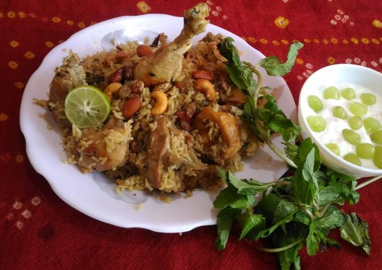 Tasty And Delicious of Shahi chicken biryani