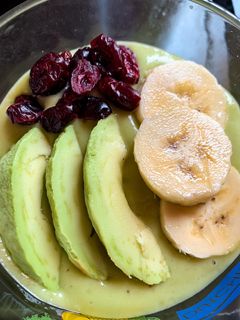 รูปของ อะโวคาโดกล้วยปั่นนมอัลมอนด์ 🥣🥑🍌🥛