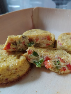 Una foto de 🌶️ Tortillitas de pimientos al horno