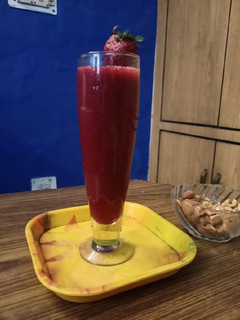 A picture of Strawberry Grapes juice.