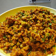 A picture of Soya Keema with peas.