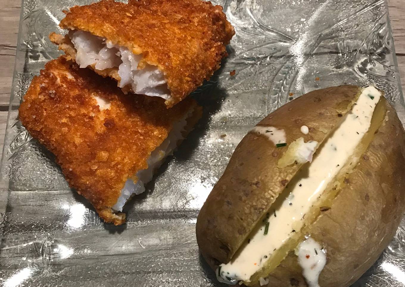 Églefin pané au cornflakes et sa pomme de terre en robe des champs