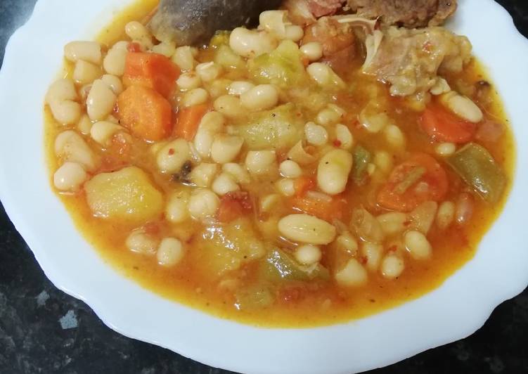 Alubia blanca con morcilla de Burgos