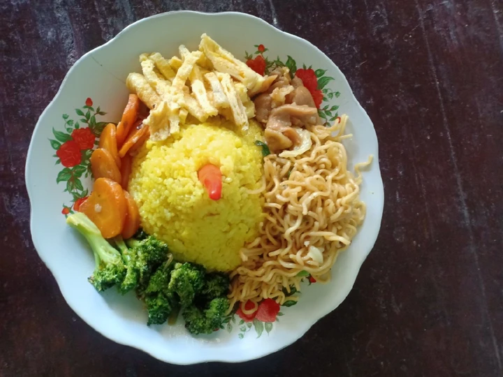 Cara Gampang Membikin Resep  Nasi Kuning rice cooker Sederhana yang Lezat Sekali, Enak