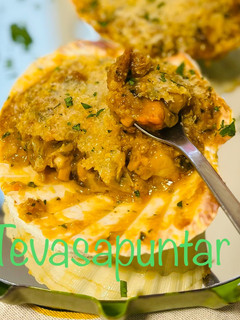Una foto de Vieiras con mejillones gratinadas en freidora de aire 🌶️ 🦪 🥂