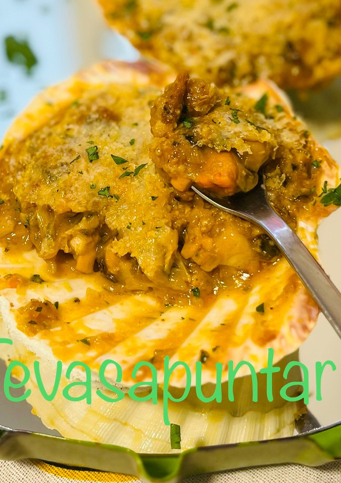 Una foto de Vieiras con mejillones gratinadas en freidora de aire 🌶️ 🦪 🥂