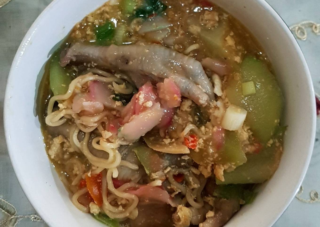 Seblak mie ceker pedas