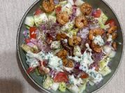 Una foto de ensalada griega