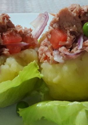 Una foto de Papas con Relleno de Atún