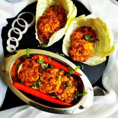 A picture of Cabbage vadai.