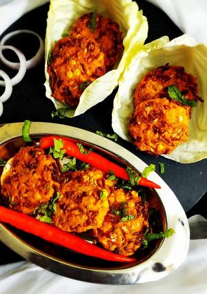 A picture of Cabbage vadai.