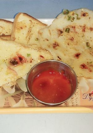 A picture of Rava toast.