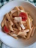 Pasta aglio, olio, peperoncino, pomodorini e primosale