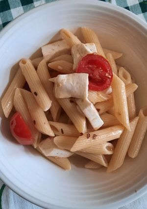 Foto di Pasta aglio, olio, peperoncino, pomodorini e primosale