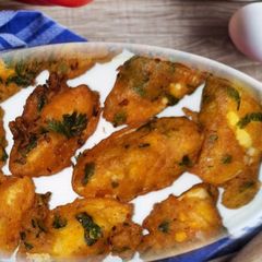 A picture of Egg pakoda.