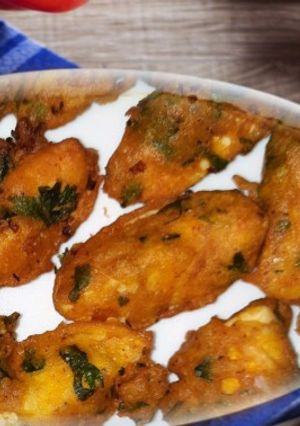 A picture of Egg pakoda.