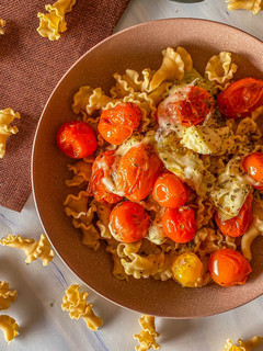 Una foto de Pasta de Naturquinoa con cherrys y mozzarella