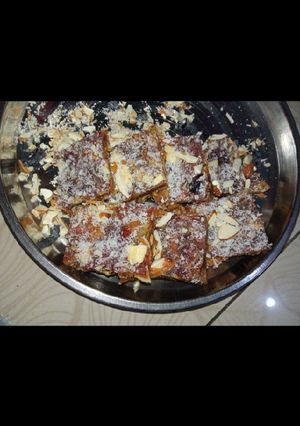 ખજૂર પાક (Khajoor Paak Recipe In Gujarati) રેસીપી મુખ્ય ફોટો