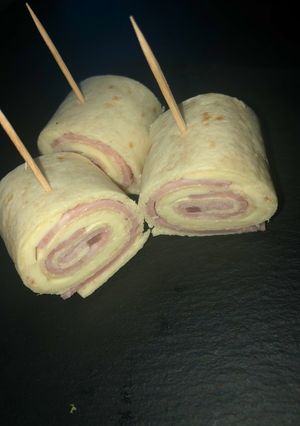 Une photo de Rouler wrap apéro