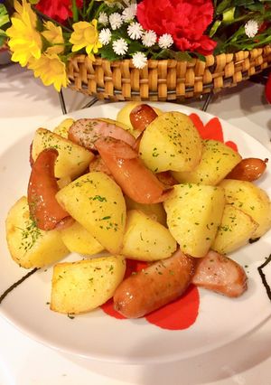 Hình của món Khoai tây xào xúc xích 🥔.