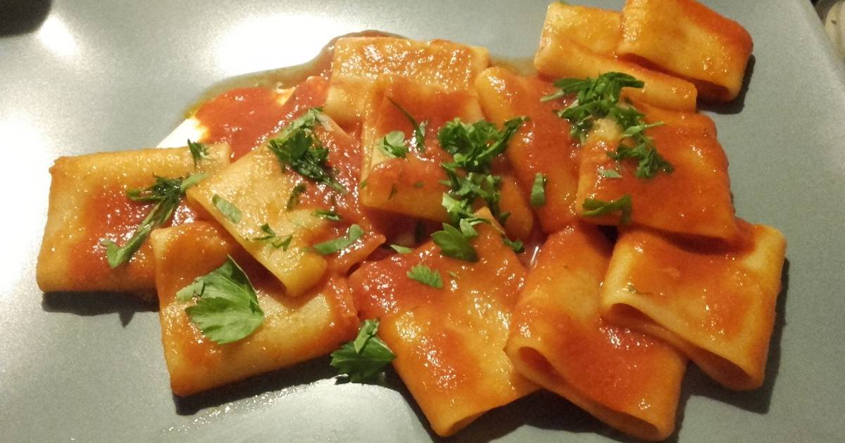 Ricetta Paccheri Al Pomodoro Su Stracciatella Di Burrata Di Leo Cookpad