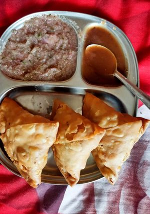 आलू समोसा (Aloo Samosa recipe in Hindi) रेसिपी मुख्य फोटो