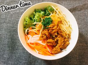 Hình của món Bún thịt xào Phan Thiết.