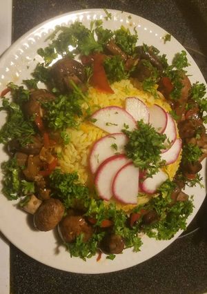 صورة لوصفة ارز مع الفطر بالصوص اللذيذ