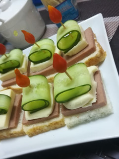 صورة لوصفة سندويشات التوست السريعه
