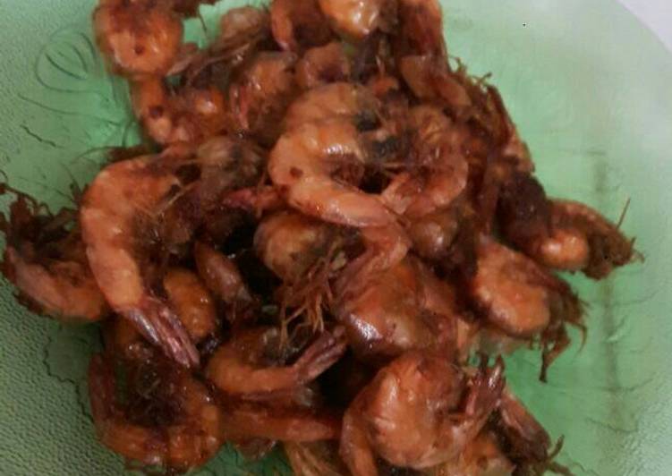 Bagaimana Membuat Udang Goreng Gurih yang Bikin Ngiler