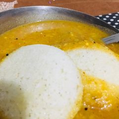 A picture of Idli.