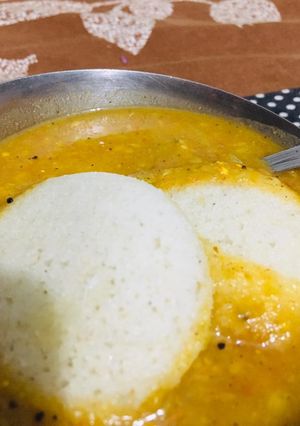 A picture of Idli.