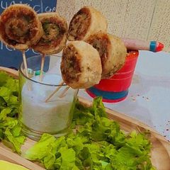 A picture of Shami fried roll bites.